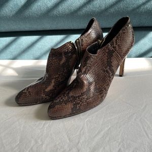 LK Bennett Snakeskin Leather Ankle Boots (39eu)